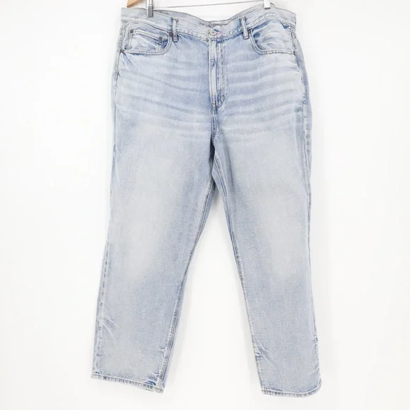 NWT American Eagle '90s Boyfriend Jeans - Picture 2 of 9